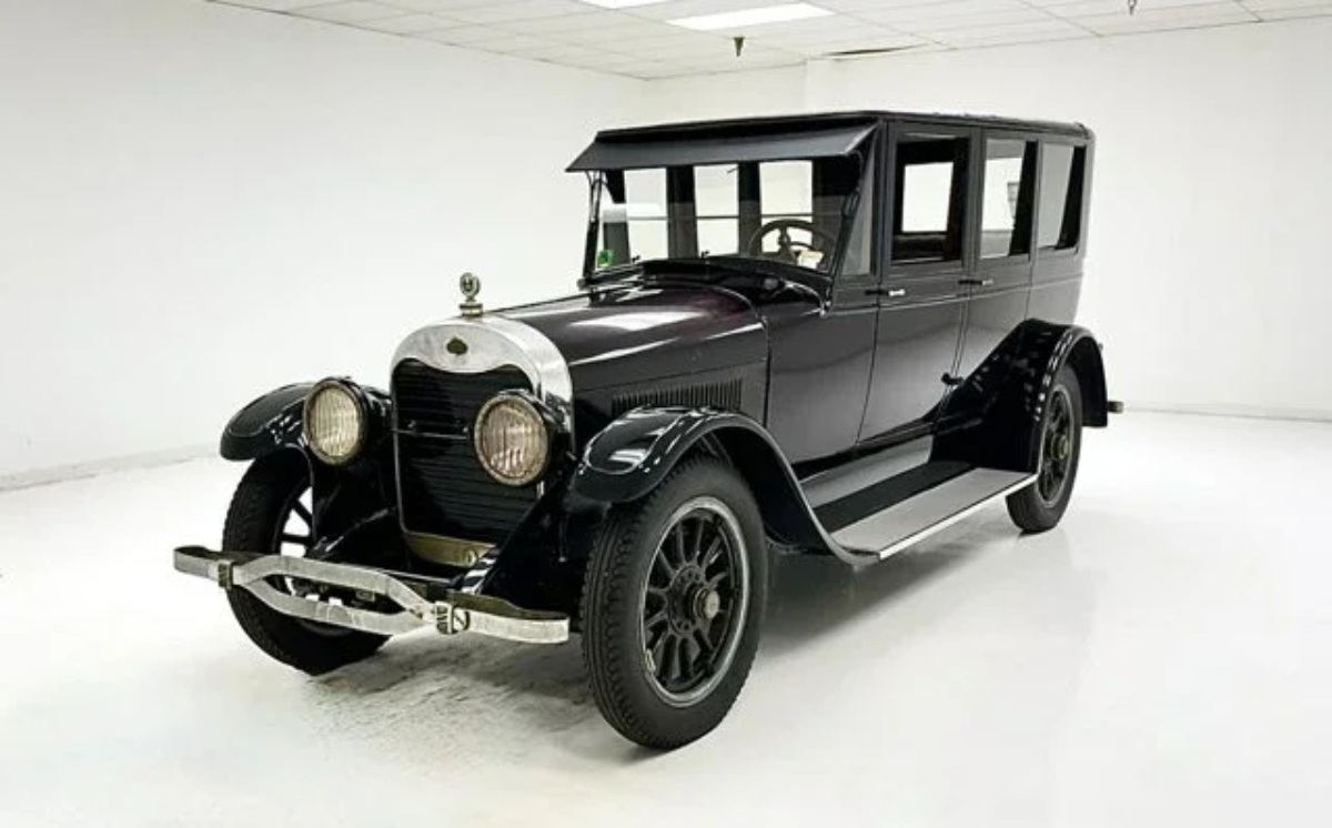 Does Indiana recognize classic and antique vehicles for historic registration