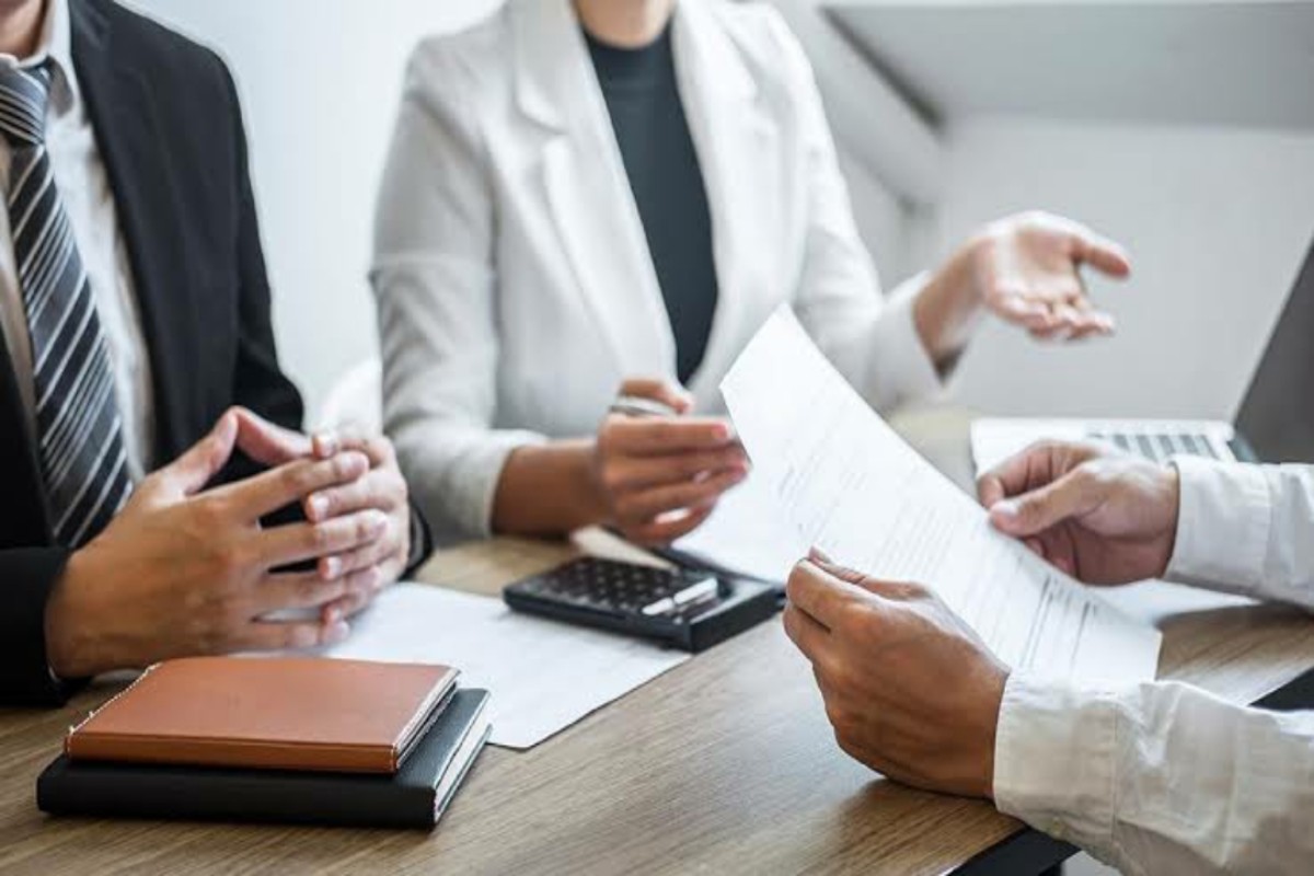 How to file an auto insurance claim and what to expect 2026