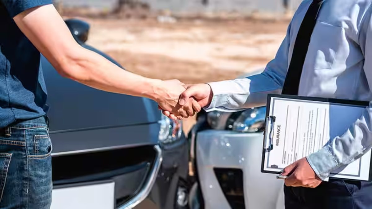 The risks of using car insurance tracking devices 2026