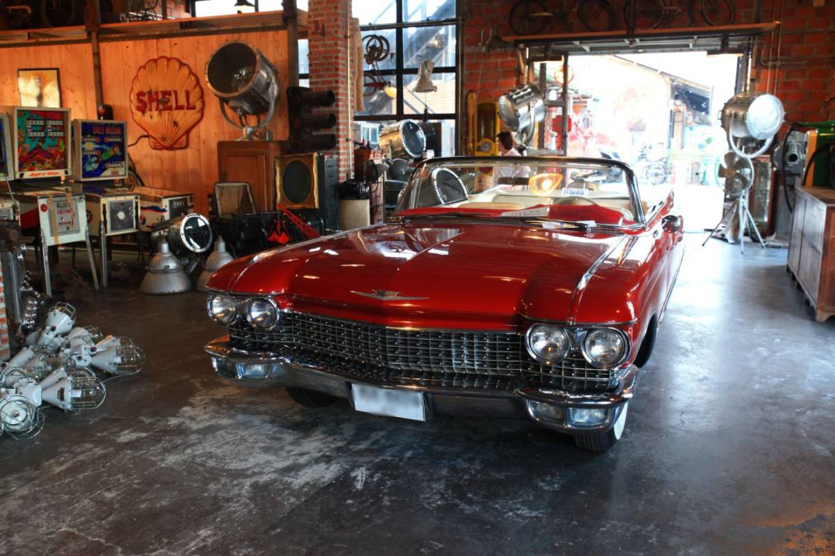 How old does a car have to be to be an antique in Indiana